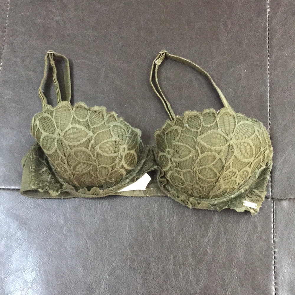 Victoria’s Secret PINK 32B Date Push Up Bra!!!